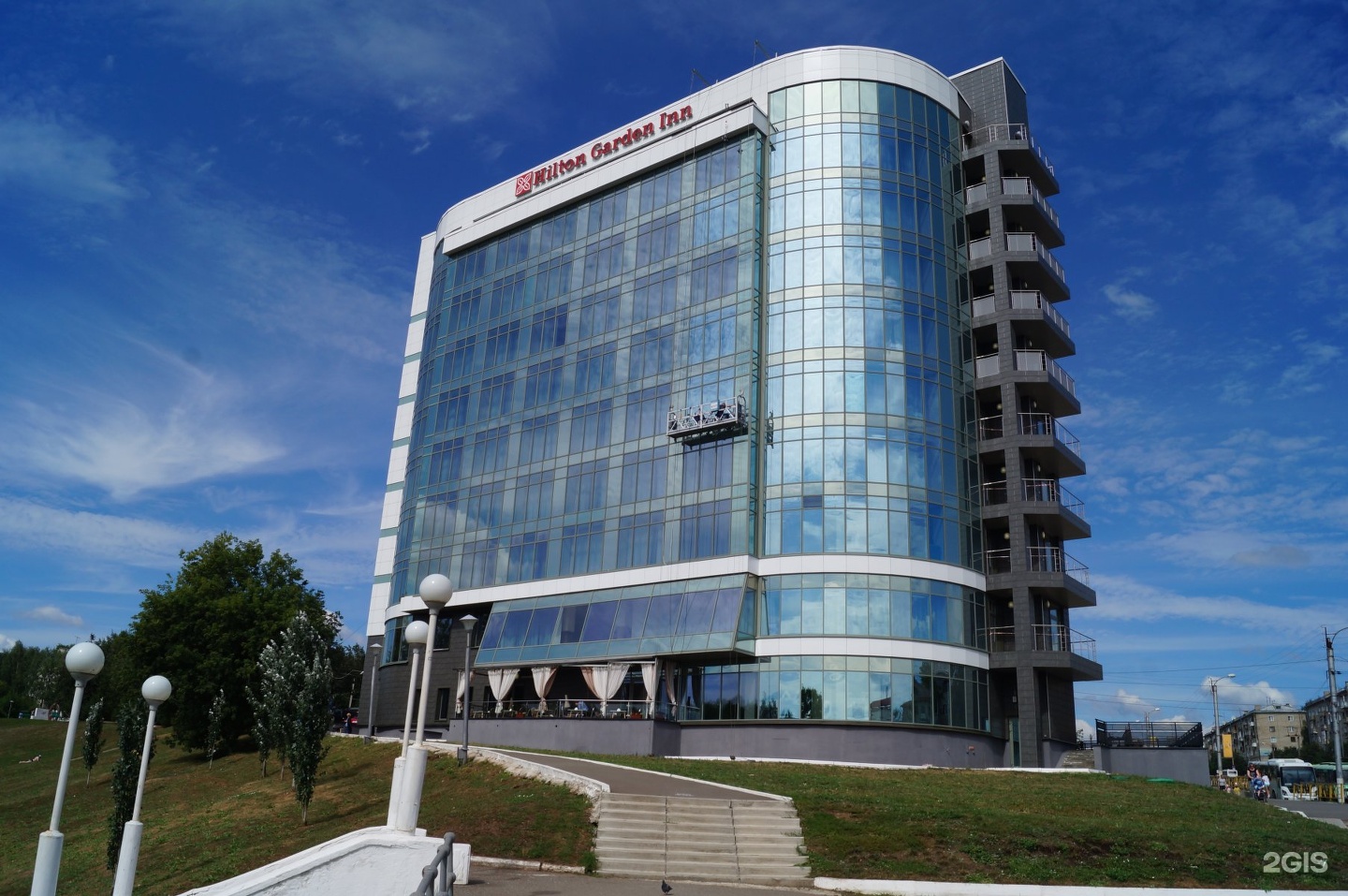 Гостиница киров в кирове. Хилтон Киров. Отель four elements Kirov. Hotel 4e four elements Киров. Хилтон Киров гостиница.