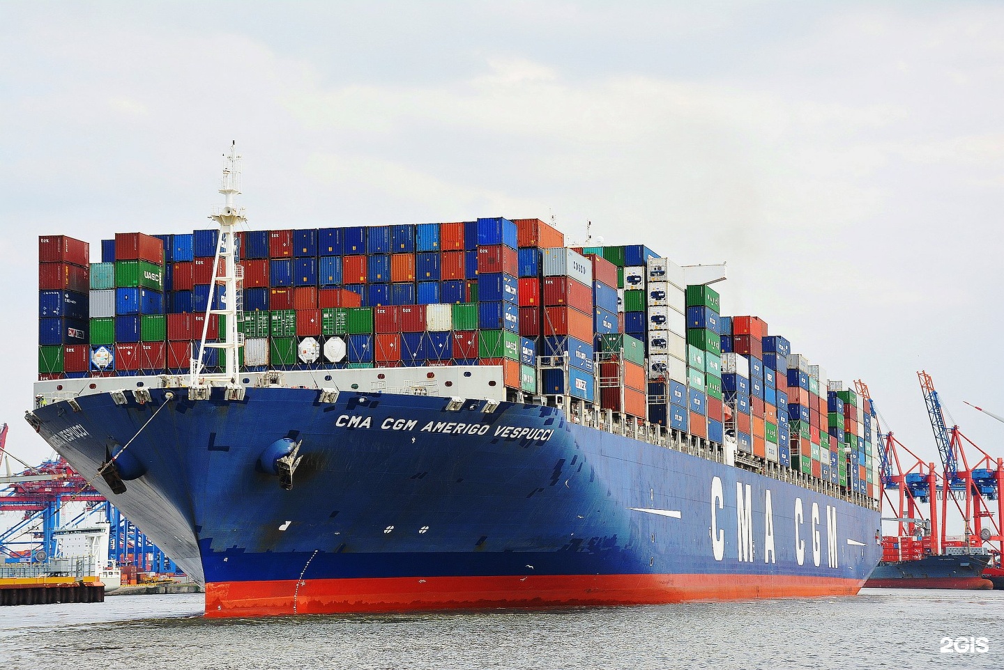 Cma cgm track. Amerigo Vespucci контейнеровоз. CGM 1.16.5. Контейнеровоз CMA CGM. CMA CGM логотип.