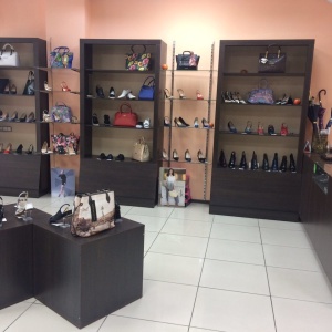 Фото от владельца Roma, магазин одежды, обуви и кожгалантереи