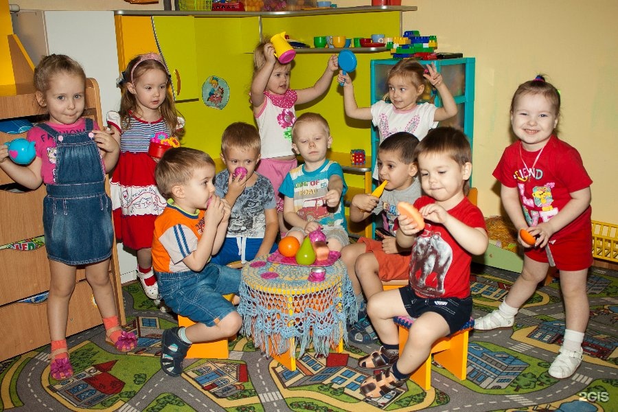 Толстого 21 красноярск. Изумрудный город Новосибирск детский центр. Изумрудный город детский центр.