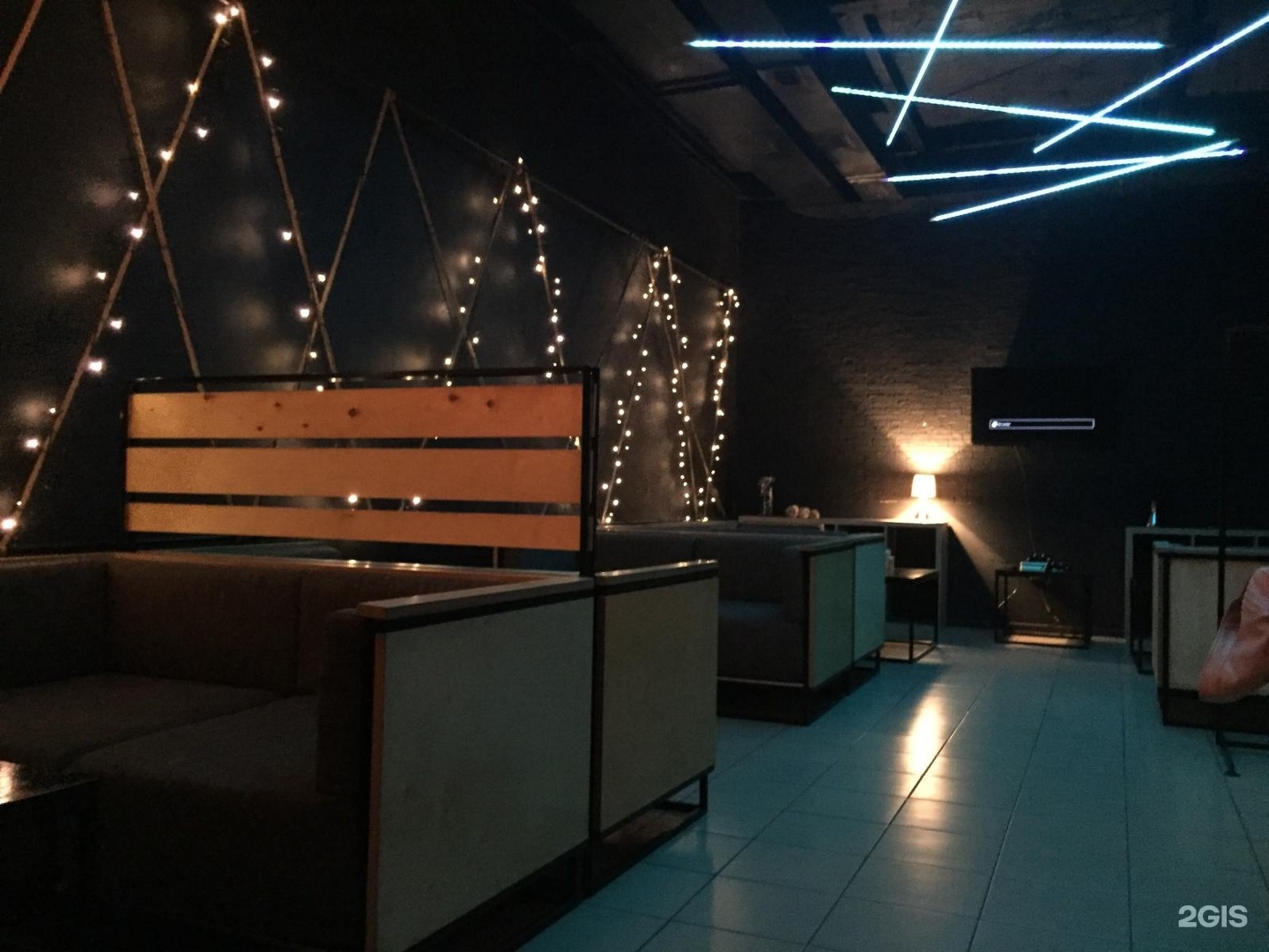 Хаус нефтеюганск. Smoke House Белогорск. Smoke House Рубцовск. Смок Хаус вывеска.