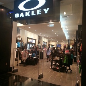 oakley shop dubai