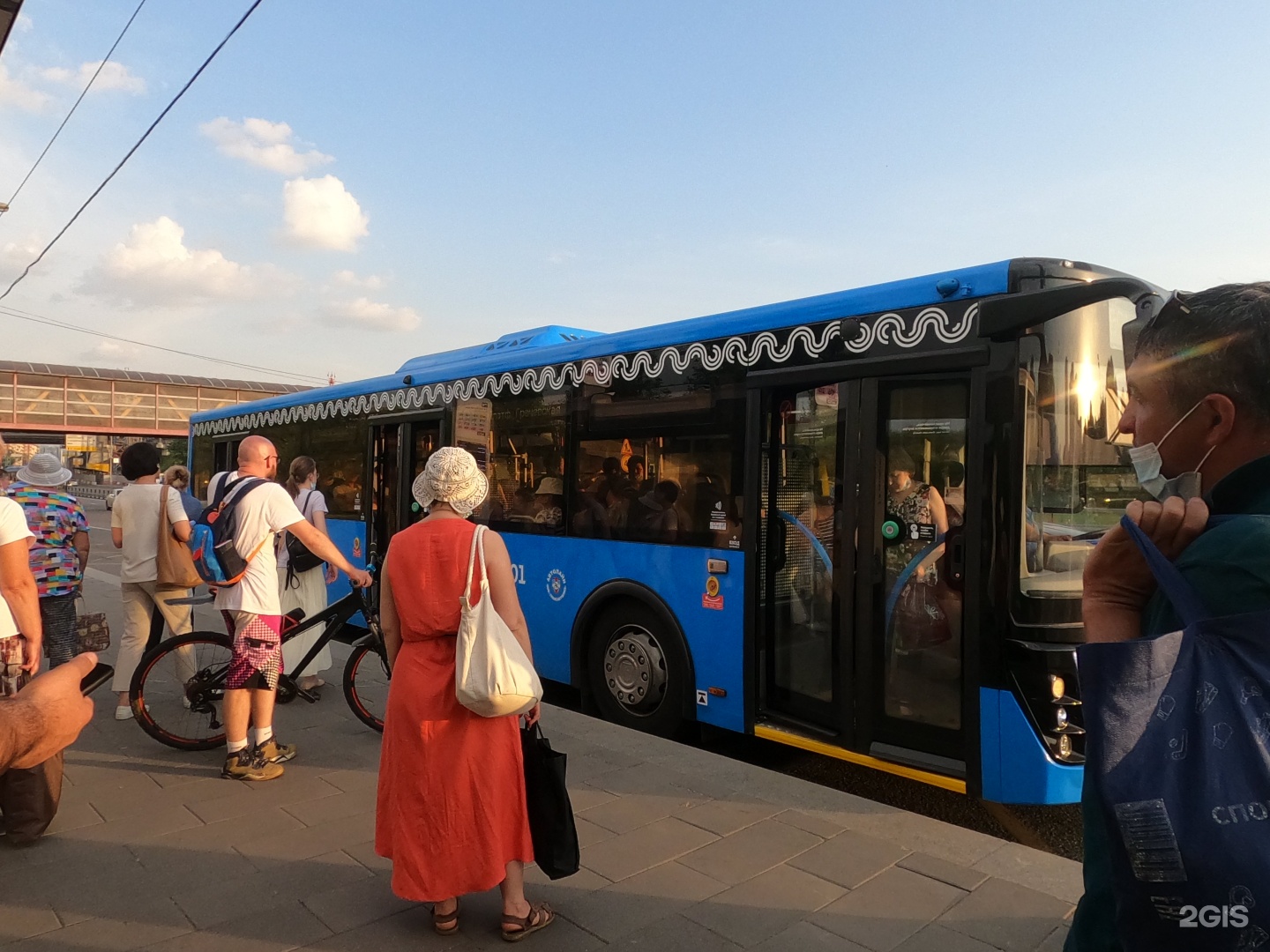 591 автобус войковская. Транспорт столицы. Автобус 591 Москва. Число пассажиров. Автобус 591 маршрут остановки.