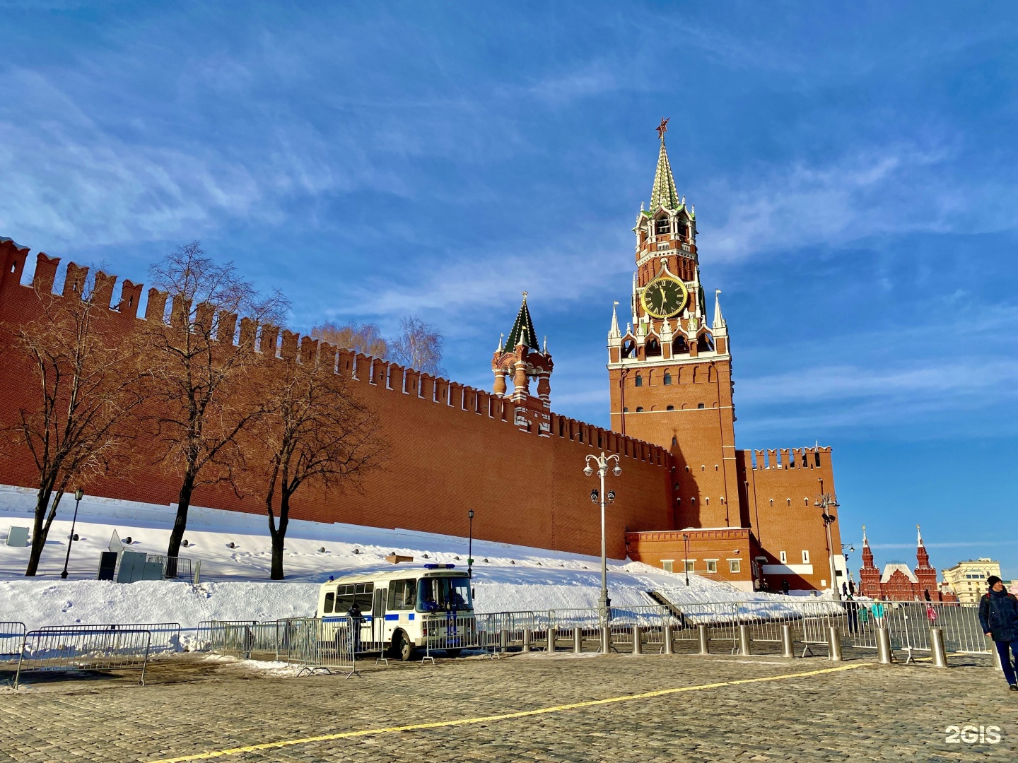 Мы работаем на кремль. Московский Кремль и красная площадь. Кремль Манежная. Кремль Москва. Кремль полностью.