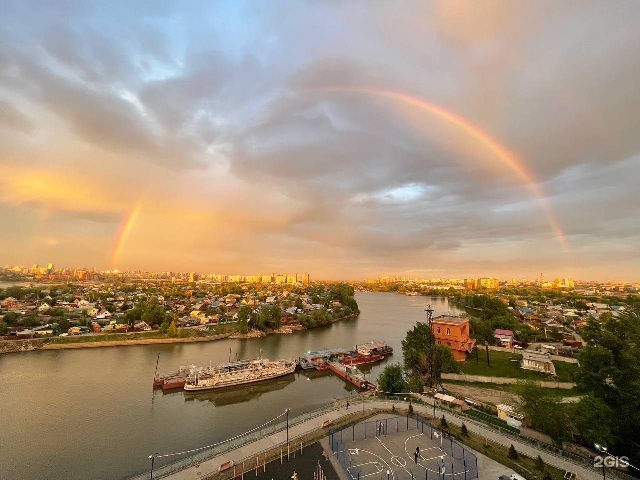 Междуреченская 2 новосибирск. Небо Новосибирск. Небо НСК. Фото Новосибирска с неба. Дзержинский район с неба Новосибирск.