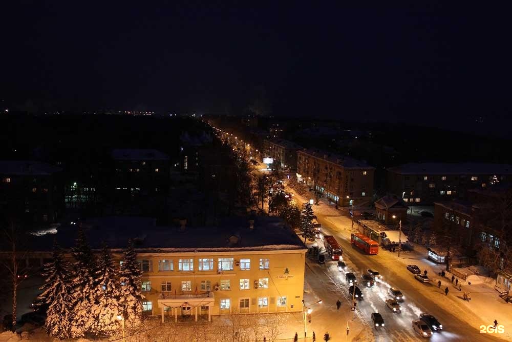 Зеленодольск ленина. Ленина 38 Зеленодольск. Зеленодольск сверху. Зеленодольск с высоты. Зеленодольск ночью.