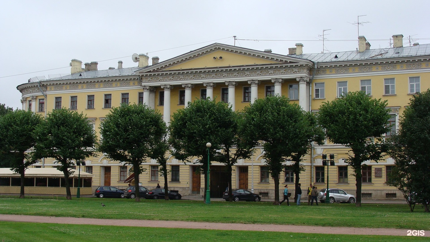 Дом Адамини в Санкт-Петербурге