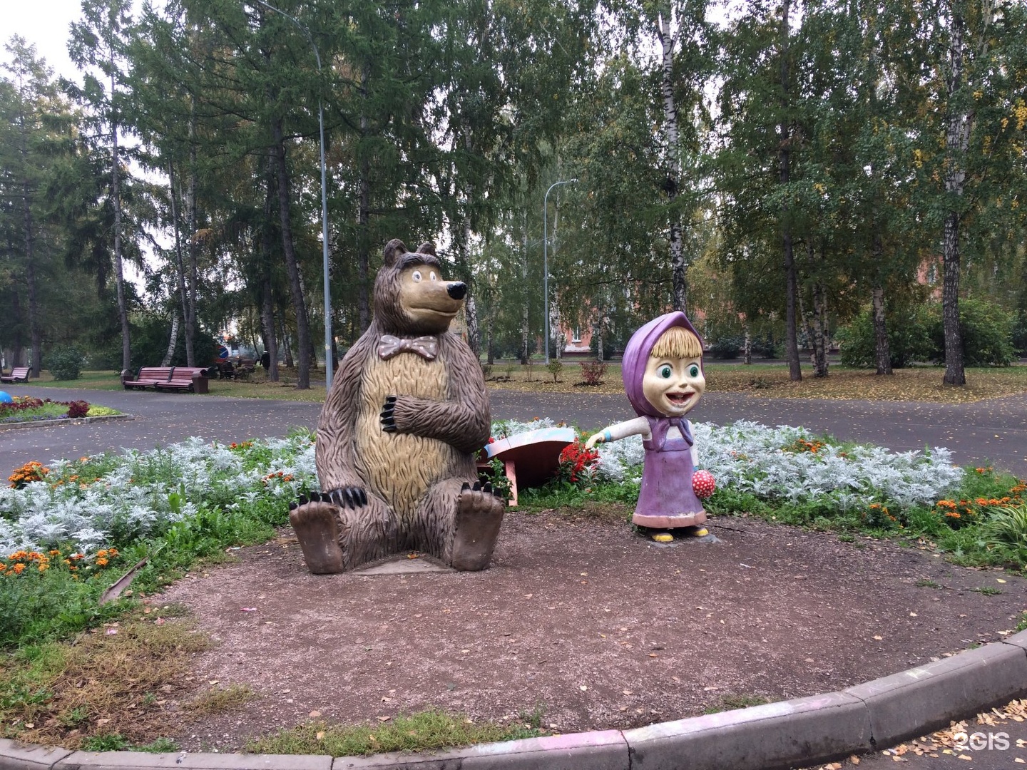 Парк маша и медведь. Парк Маша и медведь Кемерово. Медведь в Кемерово. Памятник Машенька и медведь г. Кемерово. Стерлитамак скульптурная композиция Маша и медведь.