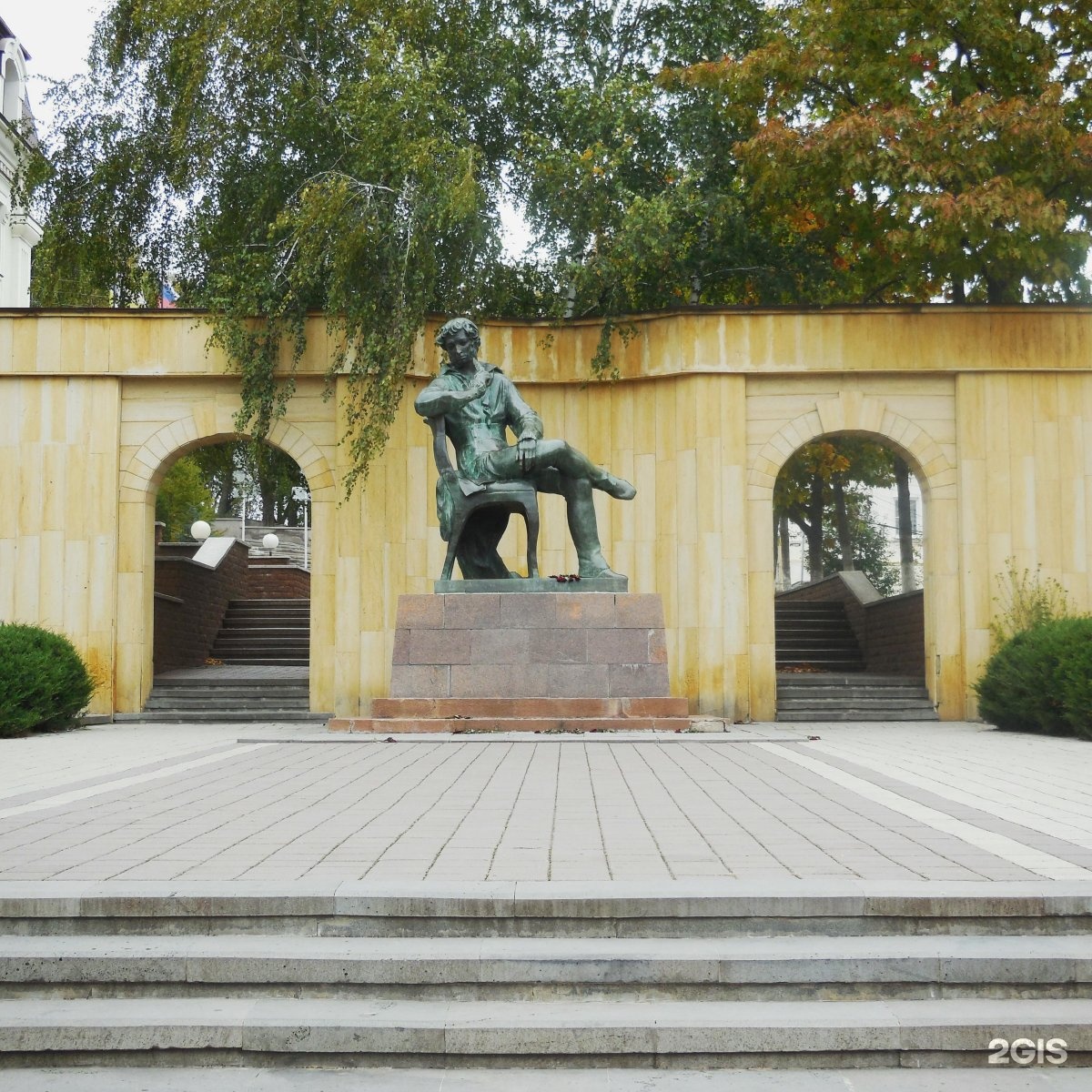 Сколько раз пушкин был в ставрополе. Памятник Пушкину в Ставрополе. Пушкин в Ставрополе. Памятник Булкину Ставрополь.