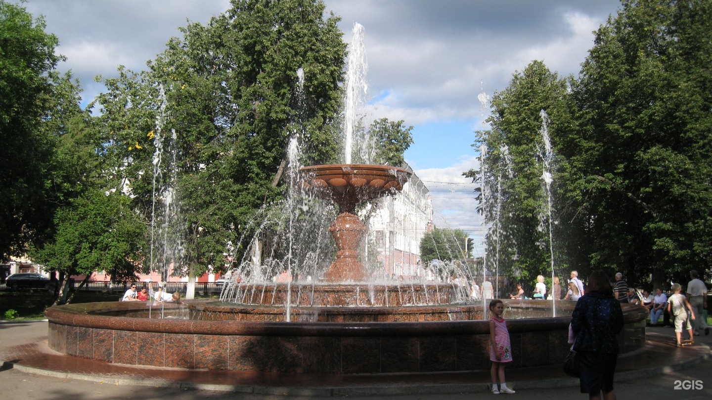 киров фонтан на театральной площади