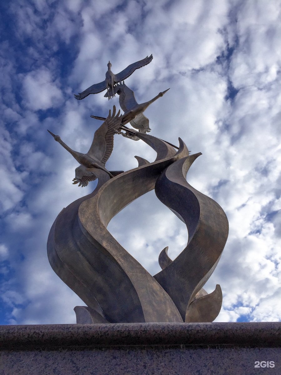 сквер полтавский красноярск. сквер победителей. памятник в сквере победителей. сквер победителей красноярск фото. сквер победителей красноярск.