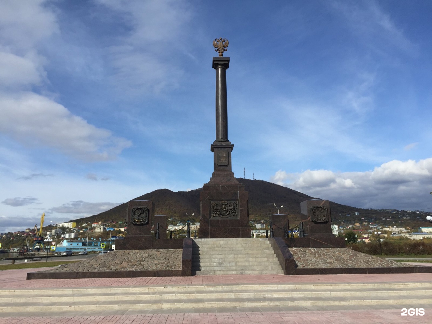 Победы 34 петропавловск камчатский. Стела «город воинской славы» (Петропавловск-Камчатский). Памятник город воинской славы Петропавловск-Камчатский.