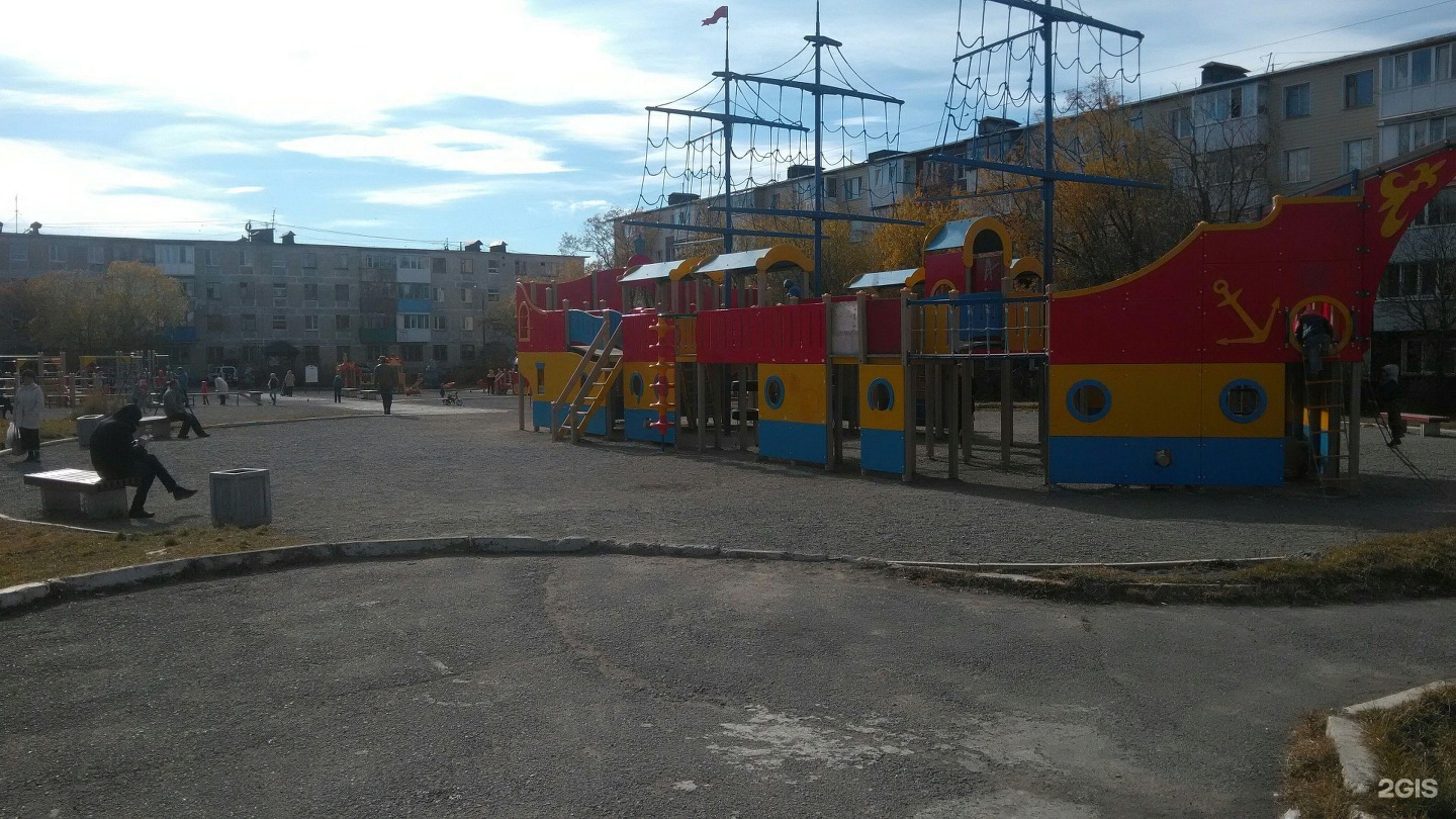 Петропавловск Камчатский детская площадка ул Курчатова 41