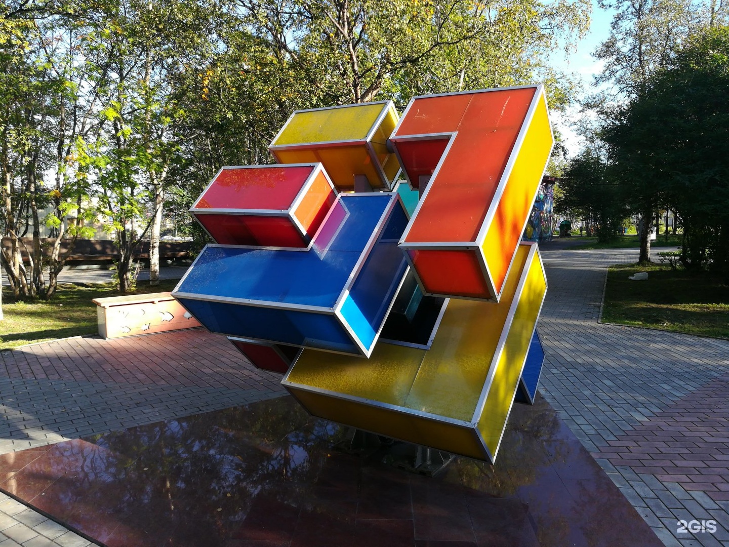 Памятник кубику Рубика в Будапеште