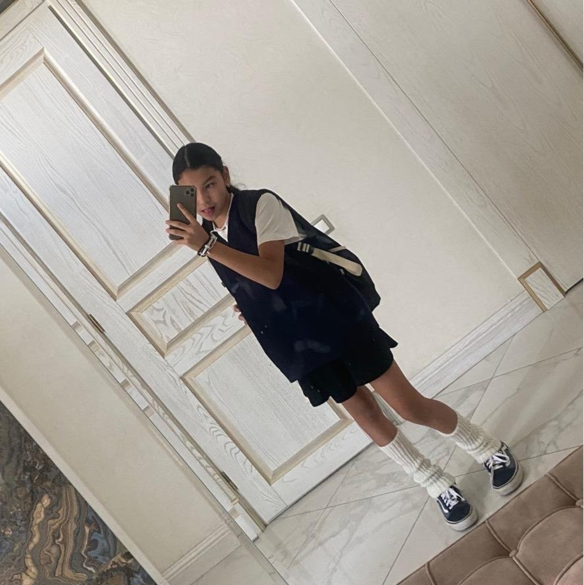 Бір қыз орысша минет сұрайды