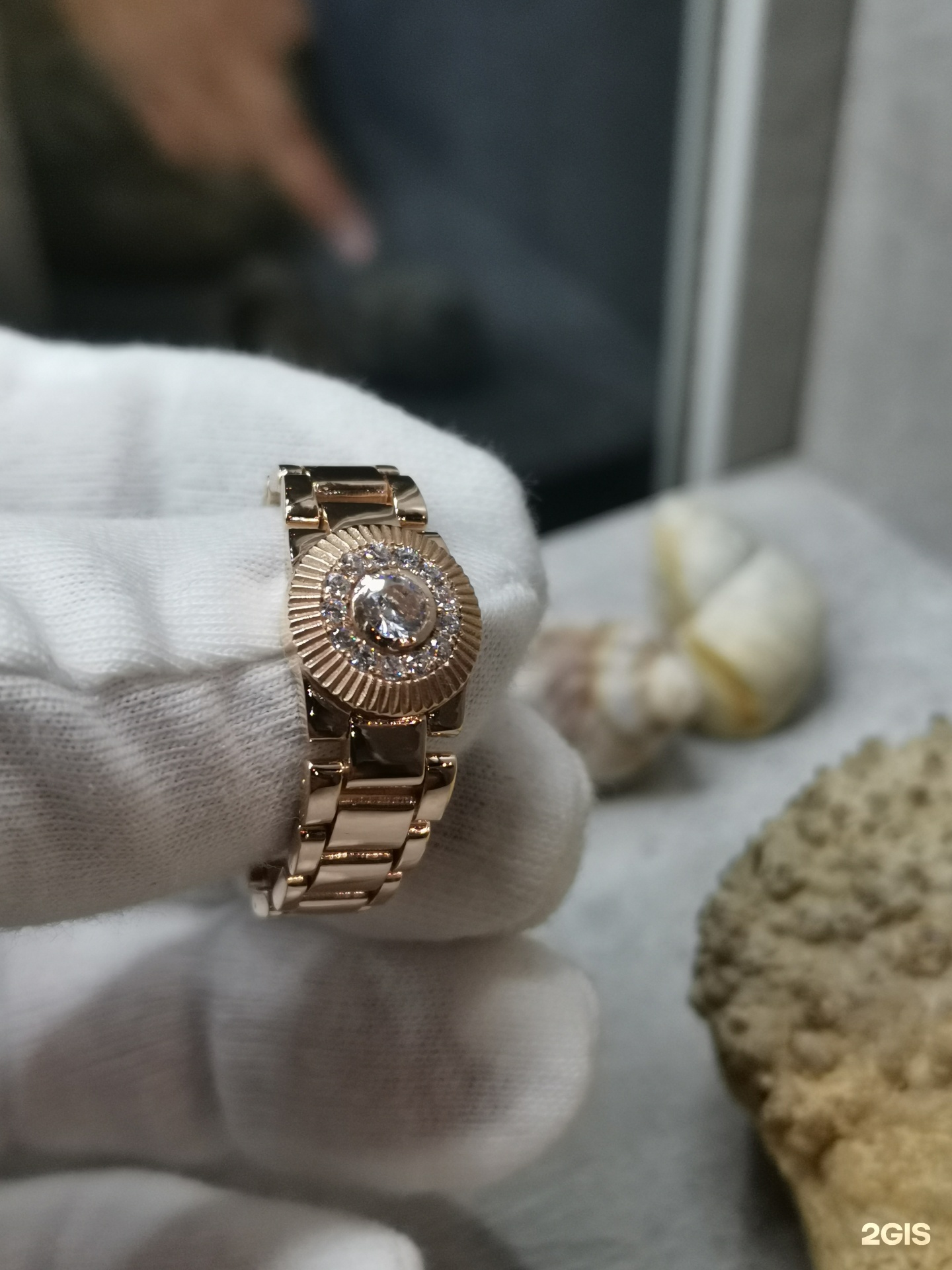 Golden room 24k