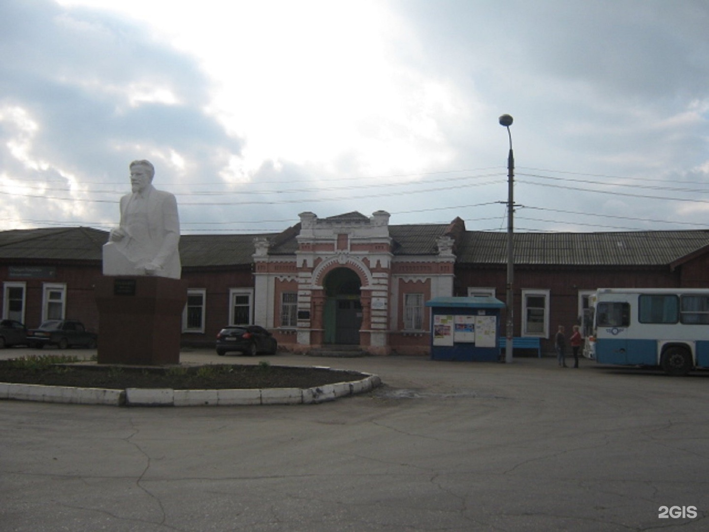 Покровск, железнодорожная станция, Привокзальная площадь, 1, Энгельс — 2ГИС