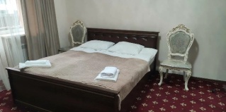 Домбай: Отель Белые ночи