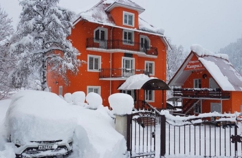 кп. Домбай: Коттедж Каприз