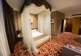Отель Casino Lisbon Hotel в Бишкеке