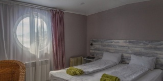 Листвянка: Отель Парус