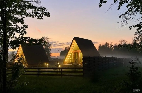 д. Любаново: Глэмпинг Indie House