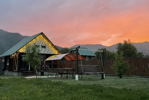 Чемал: Турбаза Добрый кот