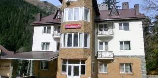 Домбай: Отель Айс черри