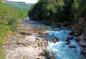 Отель Графство Хаджох в Каменномостском